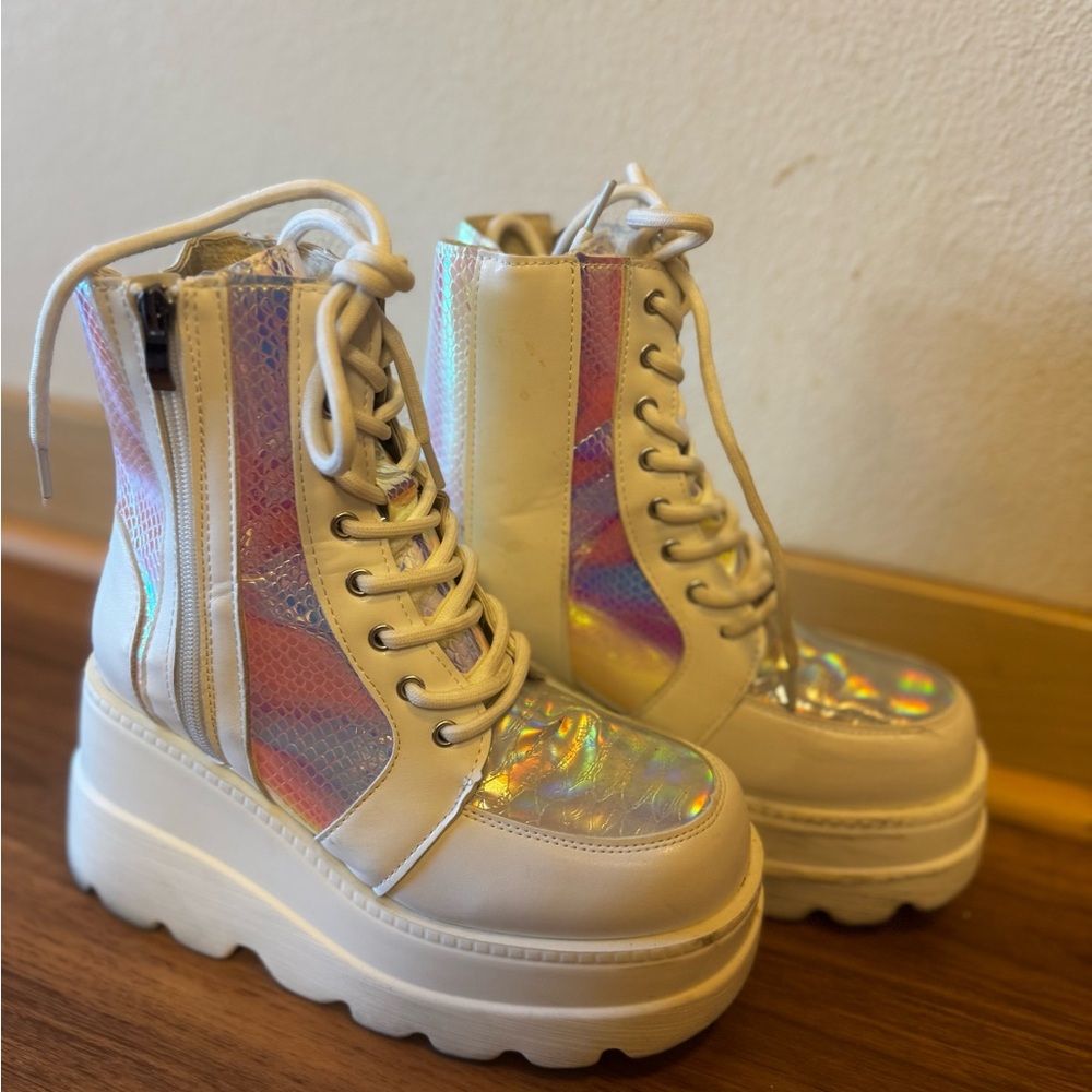 FESTIVAL PLATFORM BOOTS - size 8